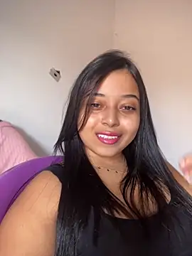 Snapshot of Emmily_hott chatting on June 3, 11:24 am Emmily hott online show from June 3, 11:24 am