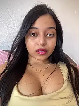 Snapshot of Emmily_hott chatting on June 3, 5:29 pm Emmily hott online show from June 3, 5:29 pm