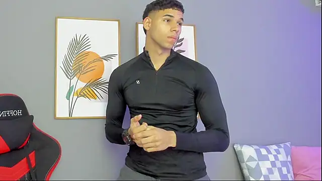 Snapshot of Thomas_walker14 chatting on May 27, 4:59 pm Thomas walker14 online show from May 27, 4:59 pm