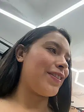 Snapshot of Miss_Bella_Flame chatting on April 8, 4:40 pm Miss Bella Flame online show from April 8, 4:40 pm