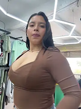 Snapshot of Miss_Bella_Flame chatting on April 13, 5:18 pm Miss Bella Flame online show from April 13, 5:18 pm