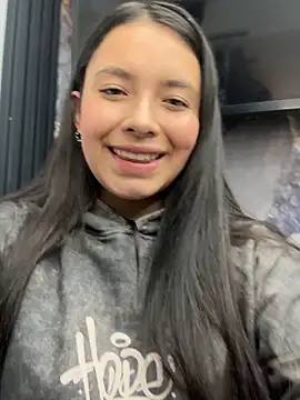 Snapshot of Miss_Bella_Flame chatting on April 19, 6:54 pm Miss Bella Flame online show from April 19, 6:54 pm