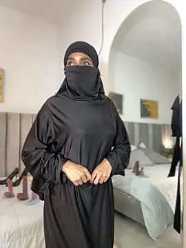 aminaa  online show from February 14, 6:59 pm