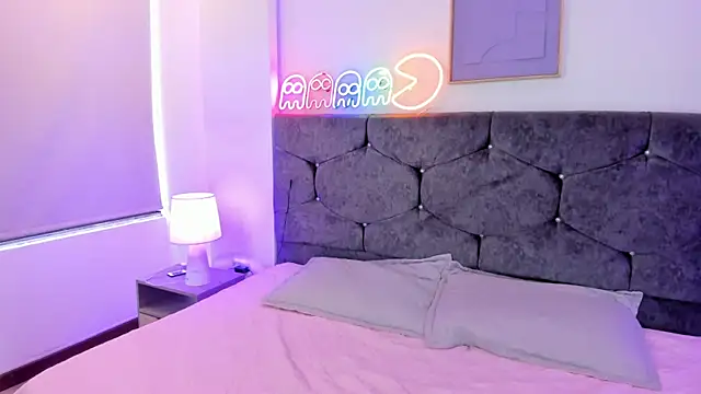 Snapshot of Megan_Morphy chatting on March 21, 2:09 pm Megan Morphy online show from March 21, 2:09 pm