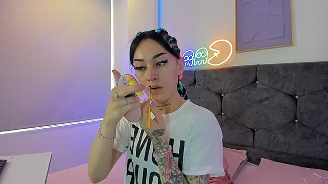 Snapshot of Megan_Morphy chatting on March 28, 1:22 pm Megan Morphy online show from March 28, 1:22 pm