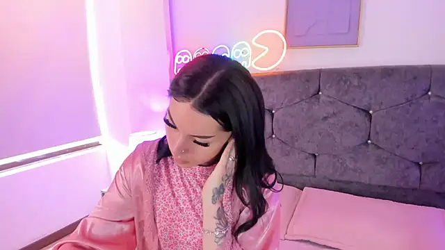 Snapshot of Megan_Morphy chatting on April 7, 2:28 pm Megan Morphy online show from April 7, 2:28 pm