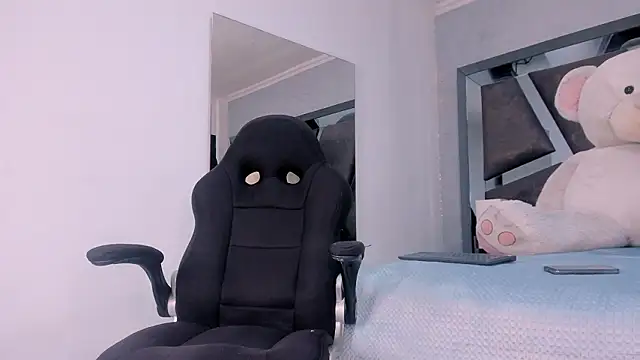 Snapshot of ElektraBomdans chatting on March 15, 4:18 am ElektraBomdans online show from March 15, 4:18 am