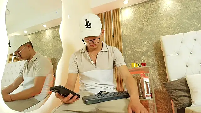 Snapshot of Dark_Nico chatting on March 20, 4:17 am Dark Nico online show from March 20, 4:17 am