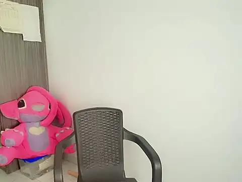 Snapshot of DollsKiara chatting on March 23, 2:15 am DollsKiara online show from March 23, 2:15 am