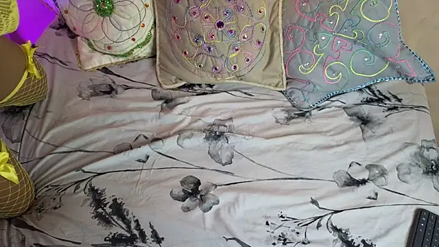 BySabrina online show from July 28, 1:21 pm