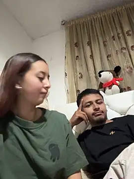 Snapshot of skyandfire9 chatting on February 12, 11:11 pm skyandfire9 online show from February 12, 11:11 pm