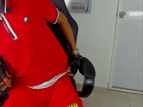 Snapshot of badboy_master chatting on March 13, 5:03 am badboy master online show from March 13, 5:03 am