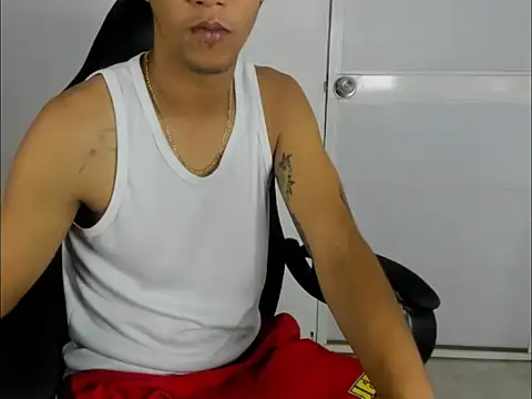 Snapshot of badboy_master chatting on March 31, 2:35 am badboy master online show from March 31, 2:35 am