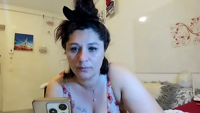 Snapshot of EVELYNA88 chatting on June 9, 6:30 pm EVELYNA88 online show from June 9, 6:30 pm