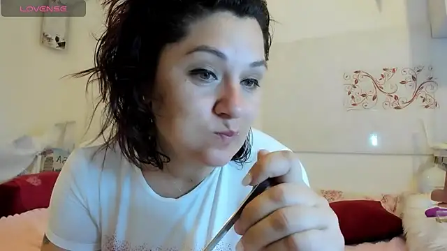 Snapshot of EVELYNA88 chatting on July 14, 8:19 am EVELYNA88 online show from July 14, 8:19 am