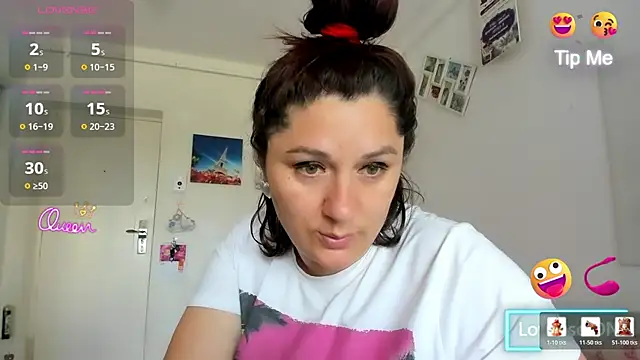 Snapshot of EVELYNA88 chatting on July 15, 11:15 am EVELYNA88 online show from July 15, 11:15 am