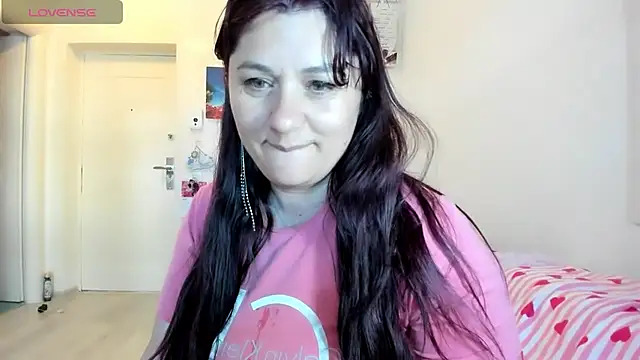 Snapshot of EVELYNA88 chatting on July 26, 8:32 am EVELYNA88 online show from July 26, 8:32 am