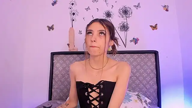 Snapshot of Sophie_vega1 chatting on March 28, 2:05 pm Sophie vega1 online show from March 28, 2:05 pm