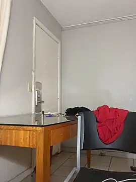 Snapshot of freaknine69 chatting on February 22, 2:13 am freaknine69 online show from February 22, 2:13 am