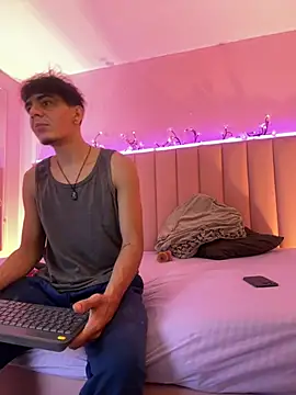 abrilandjulian online show from June 12, 11:31 am