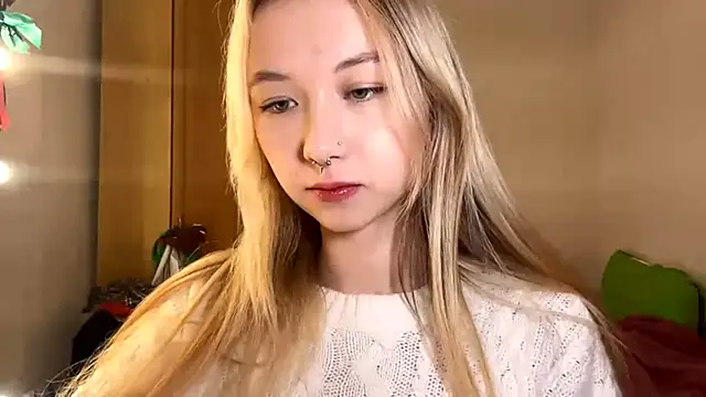 PinkTraible online show from March 15, 11:38 am