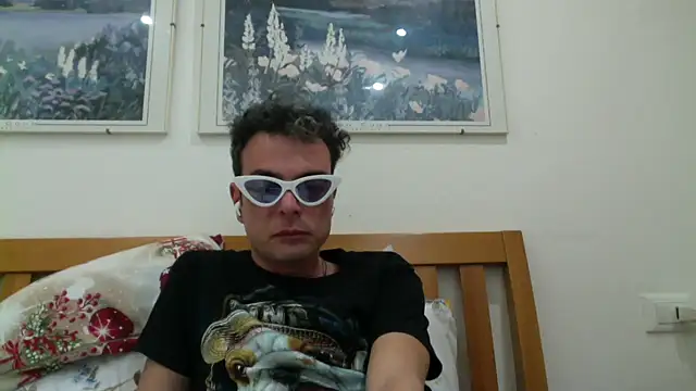 ItalianCurl18cm85 online show from February 13, 8:21 am