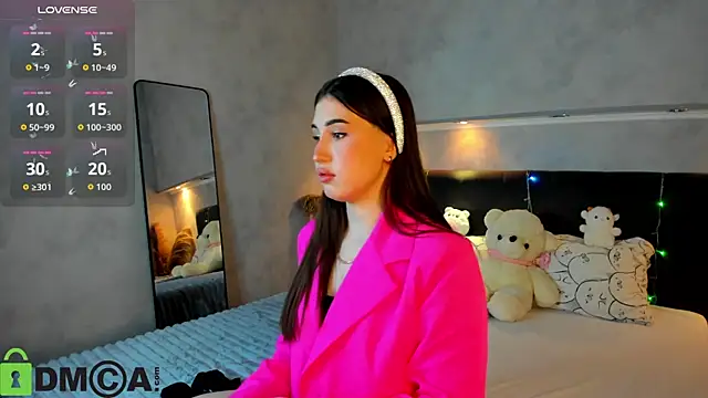 Emily Lews online show from March 17, 1:10 am