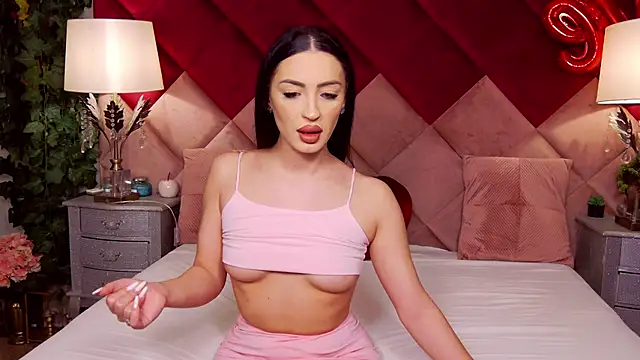 Snapshot of VictoriaLanes chatting on February 20, 5:48 am VictoriaLanes online show from February 20, 5:48 am