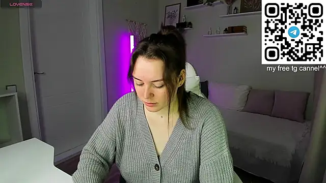 Laura CollinsS online show from June 2, 12:45 am