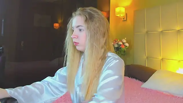 Linda  Bloom online show from April 6, 1:03 am