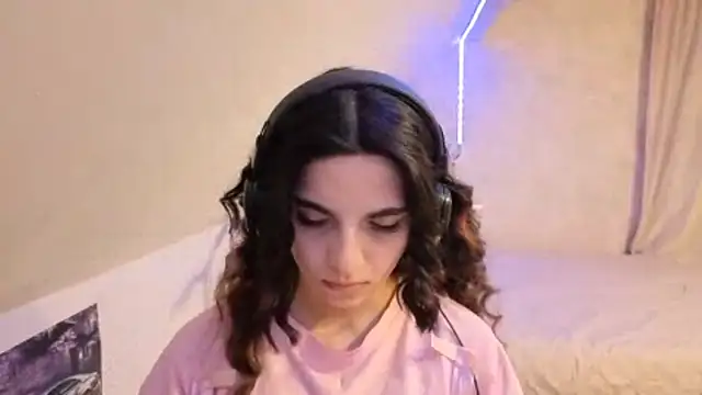 Blissmissataeses online show from March 25, 2:01 pm