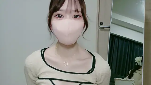 ukachan  online show from March 30, 3:02 pm