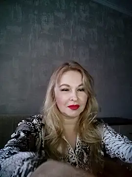 RossieGlow49 online show from February 15, 2:47 pm