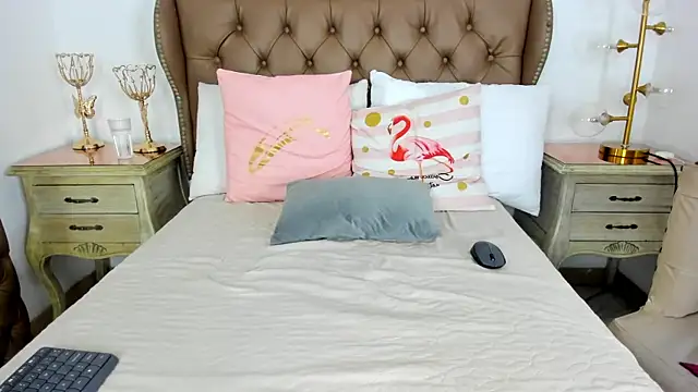 pinkmoon30 online show from March 27, 11:21 am