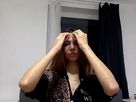 KiraVixenSweet online show from February 23, 7:33 pm