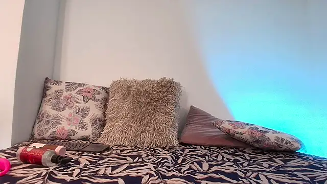 Snapshot of Abril_milf11 chatting on March 26, 12:11 pm Abril milf11 online show from March 26, 12:11 pm