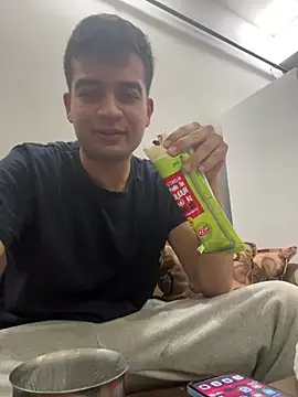 Snapshot of Can889988 chatting on March 17, 7:28 pm Can889988 online show from March 17, 7:28 pm