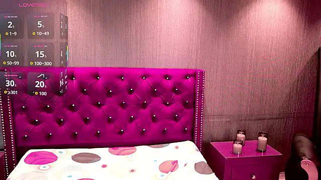 Kinsleybrown online show from February 26, 4:39 pm