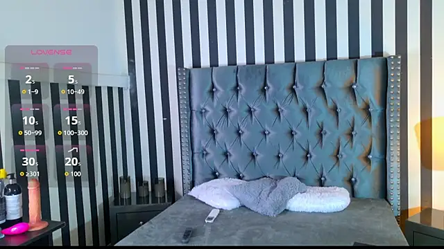 Kinsleybrown online show from June 8, 10:04 am