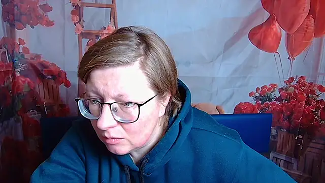 Snapshot of RadaChudna chatting on February 17, 6:43 am RadaChudna online show from February 17, 6:43 am