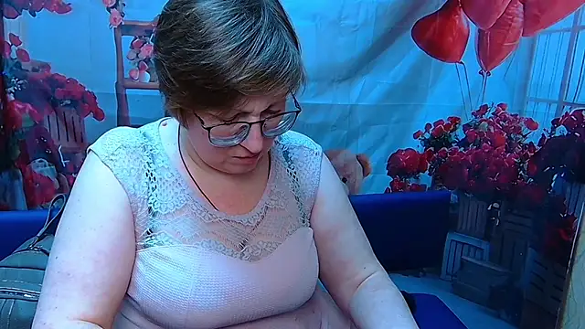 Snapshot of RadaChudna chatting on April 1, 1:41 pm RadaChudna online show from April 1, 1:41 pm