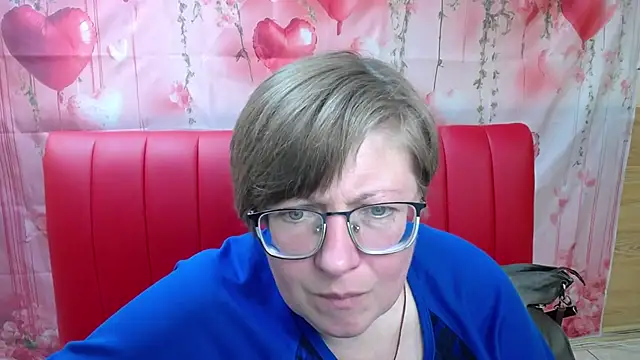 Snapshot of RadaChudna chatting on April 3, 5:33 pm RadaChudna online show from April 3, 5:33 pm