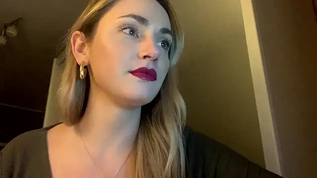 AmelieHot online show from February 20, 7:03 pm