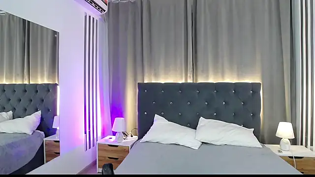 VikkyVonn online show from August 3, 11:05 am