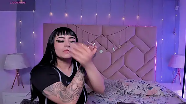 NaeniaDemon  online show from April 1, 3:40 am