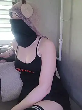 Snapshot of Cutie_Goat chatting on February 16, 12:23 pm Cutie Goat online show from February 16, 12:23 pm