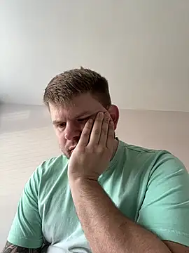 Snapshot of bigRobbie2026 chatting on February 14, 12:35 pm bigRobbie2026 online show from February 14, 12:35 pm