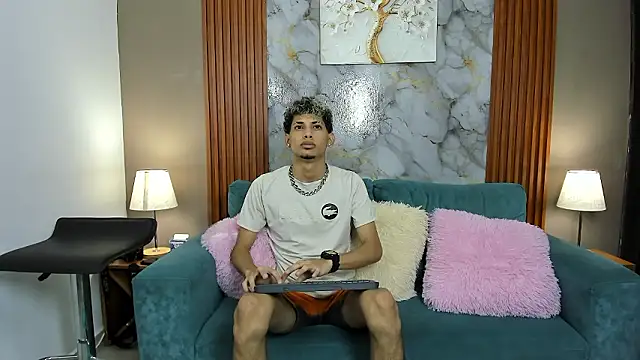 Snapshot of YOUNG_BOYS_HELL chatting on February 19, 1:23 am YOUNG BOYS HELL online show from February 19, 1:23 am