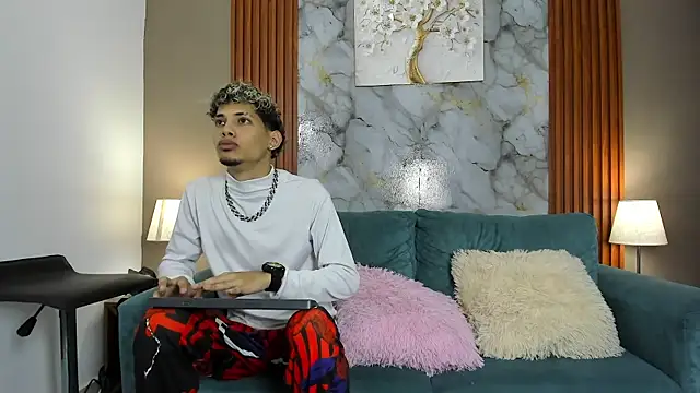 Snapshot of YOUNG_BOYS_HELL chatting on March 1, 10:45 pm YOUNG BOYS HELL online show from March 1, 10:45 pm