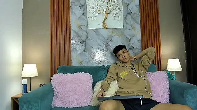 Snapshot of YOUNG_BOYS_HELL chatting on March 4, 1:11 am YOUNG BOYS HELL online show from March 4, 1:11 am